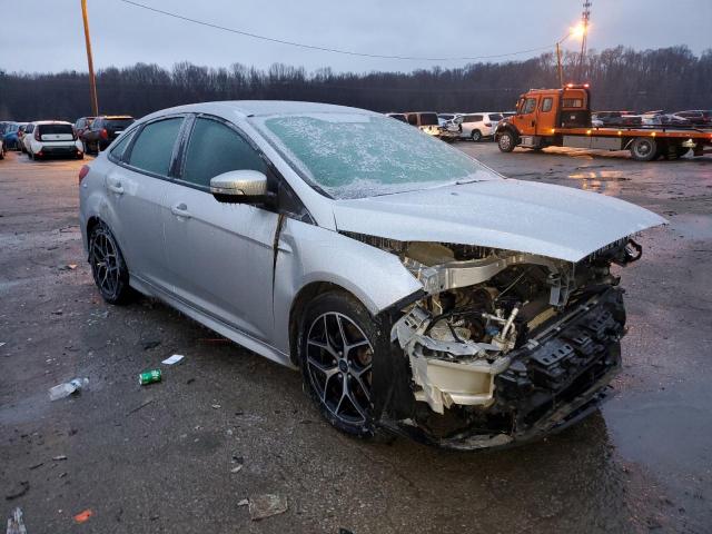 Photo 4 from auction – 2015 FORD FOCUS SE with VIN 1FADP3F22FL346829