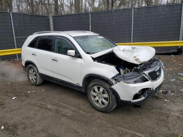 Photo 4 from auction – 2013 KIA SORENTO LX with VIN 5XYKTDA63DG371809