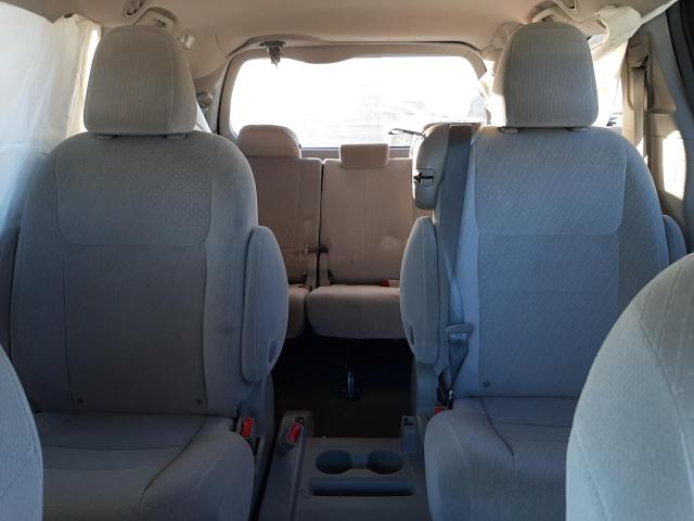Photo 10 from auction – 2017 TOYOTA SIENNA LE with VIN 5TDKZ3DC1HS833626