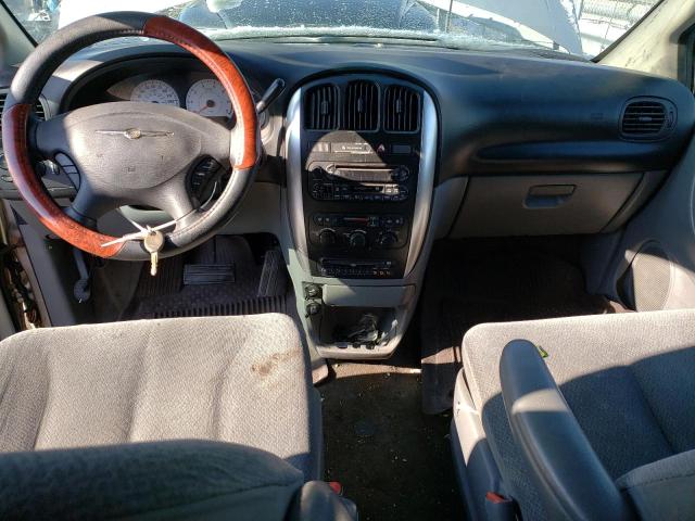 Photo 8 from auction – 2005 CHRYSLER TOWN & COU with VIN 2C4GP54L45R418327