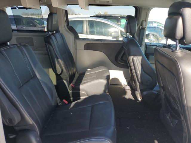 Photo 11 from auction – 2015 CHRYSLER TOWN & COU with VIN 2C4RC1BG5FR698716