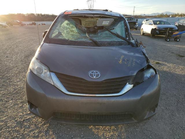 Photo 5 from auction – 2013 TOYOTA SIENNA LE with VIN 5TDKK3DC4DS301236