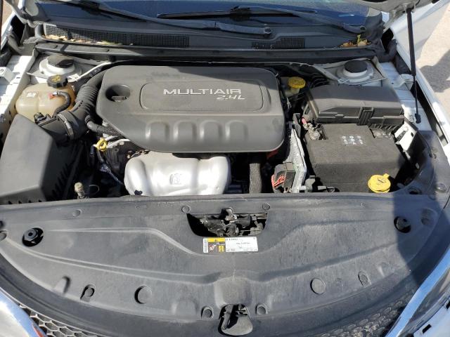 Photo 11 from auction – 2015 CHRYSLER 200 LIMITE with VIN 1C3CCCAB3FN747937