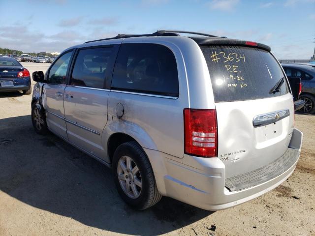 Photo 2 from auction – 2010 CHRYSLER TOWN & COU with VIN 2A4RR8DX4AR361204