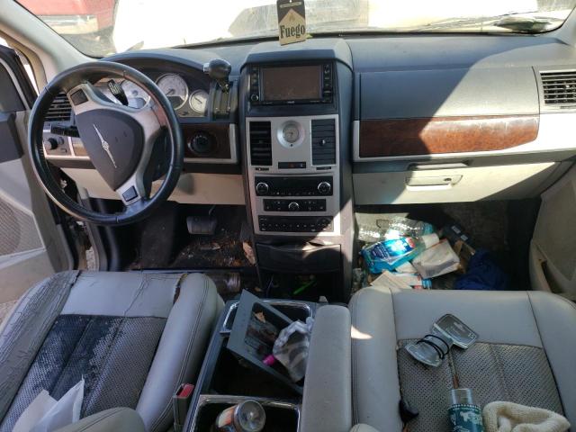 Photo 8 from auction – 2010 CHRYSLER TOWN & COU with VIN 2A4RR8DX4AR361204