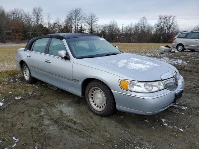 Zdjęcie 4 z aukcji – 2000 LINCOLN TOWN CAR E z VIN 1LNHM81W7YY903280