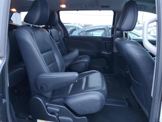 Photo 11 from auction – 2017 TOYOTA SIENNA SE with VIN 5TDXZ3DC2HS833768