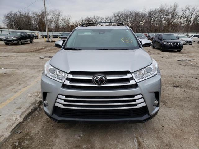 Photo 5 from auction – 2018 TOYOTA HIGHLANDER with VIN 5TDKZRFH8JS527346