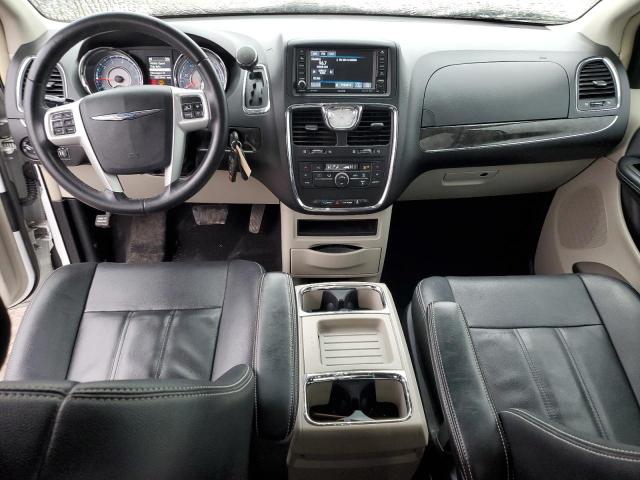 Photo 8 from auction – 2016 CHRYSLER TOWN & COU with VIN 2C4RC1BGXGR296045