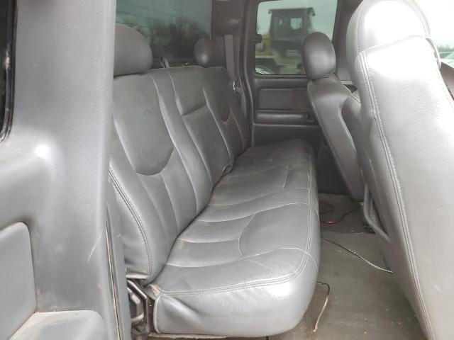 Photo 10 from auction – 2004 CHEVROLET SILVERADO with VIN 2GCEK19T241277777