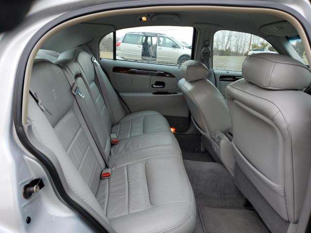 Photo 10 from auction – 2000 LINCOLN TOWN CAR E with VIN 1LNHM81W7YY903280
