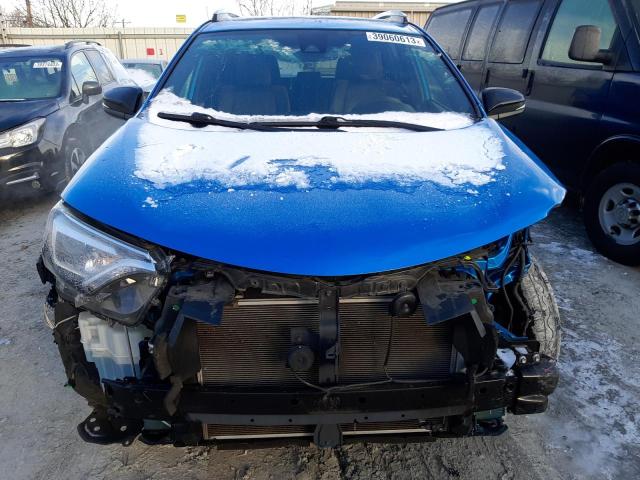 Photo 5 from auction – 2017 TOYOTA RAV4 SE with VIN JTMJFREV4HD202145