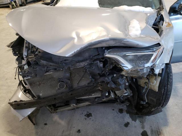 Photo 11 from auction – 2016 TOYOTA RAV4 LE with VIN 2T3BFREV5GW515033