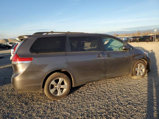 Photo 3 from auction – 2013 TOYOTA SIENNA LE with VIN 5TDKK3DC4DS301236