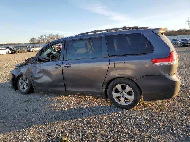 Photo 2 from auction – 2013 TOYOTA SIENNA LE with VIN 5TDKK3DC4DS301236