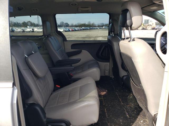 Photo 11 from auction – 2015 CHRYSLER TOWN & COU with VIN 2C4RC1BG6FR583140