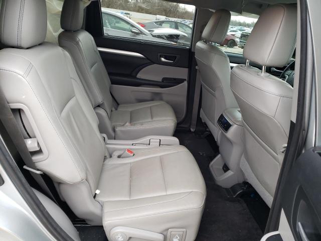Photo 11 from auction – 2018 TOYOTA HIGHLANDER with VIN 5TDKZRFH8JS527346