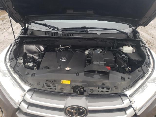 Photo 12 from auction – 2019 TOYOTA HIGHLANDER with VIN 5TDKZRFHXKS555439