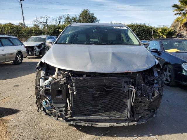 Photo 5 from auction – 2017 CHRYSLER PACIFICA L with VIN 2C4RC1GG5HR508635