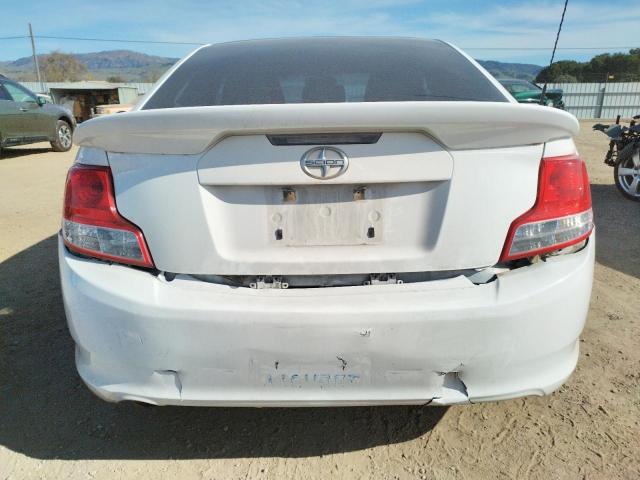 Photo 6 from auction – 2011 TOYOTA SCION TC with VIN JTKJF5C79B3011663