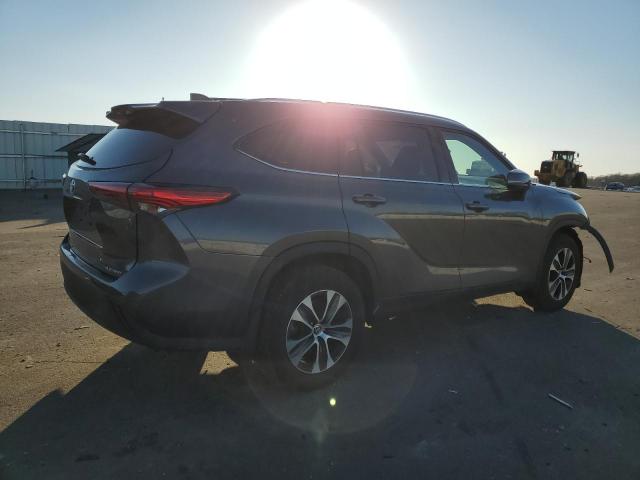 Photo 3 from auction – 2021 TOYOTA HIGHLANDER with VIN 5TDGZRBHXMS551051