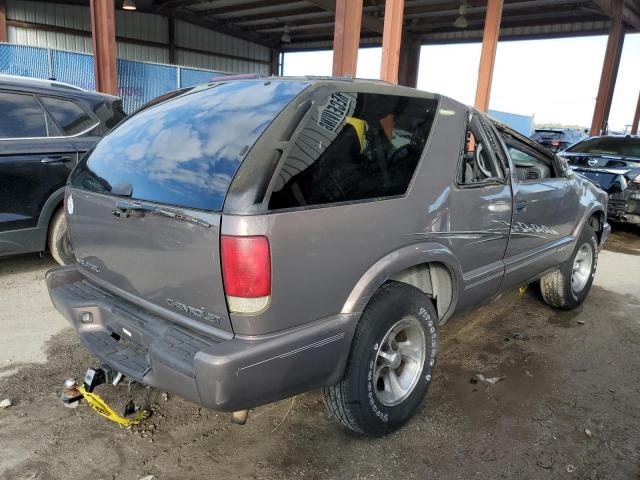 Photo 3 from auction – 2000 CHEVROLET BLAZER with VIN 1GNCS18W7YK205196