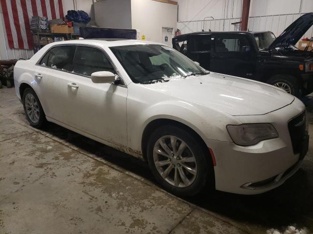 Photo 4 from auction – 2017 CHRYSLER 300 LIMITE with VIN 2C3CCARG9HH648488
