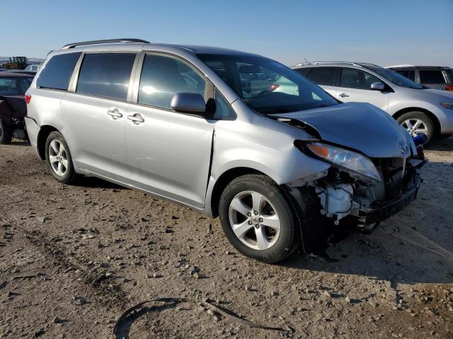 Photo 4 from auction – 2015 TOYOTA SIENNA LE with VIN 5TDKK3DC1FS590112