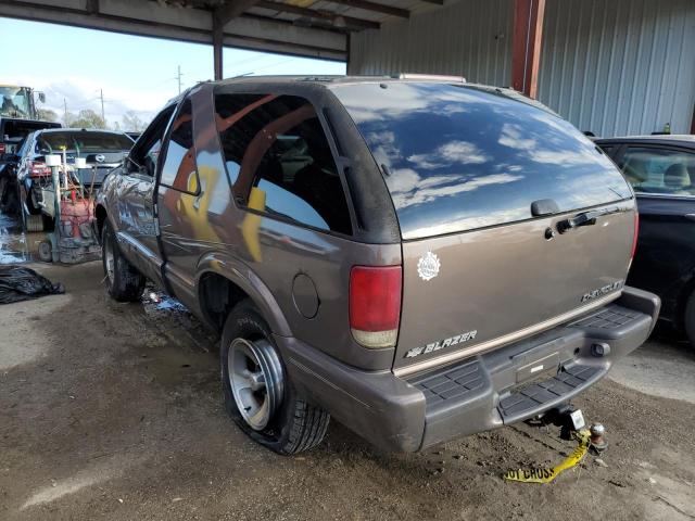 Photo 2 from auction – 2000 CHEVROLET BLAZER with VIN 1GNCS18W7YK205196