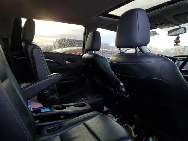 Photo 11 from auction – 2016 TOYOTA HIGHLANDER with VIN 5TDDKRFH1GS244616