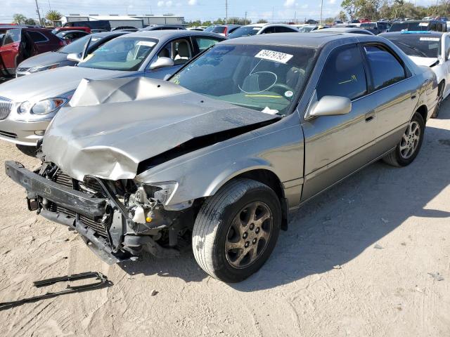 TOYOTA CAMRY LE 2000 with VIN 4T1BF22K7YU094282 - Photo from auction