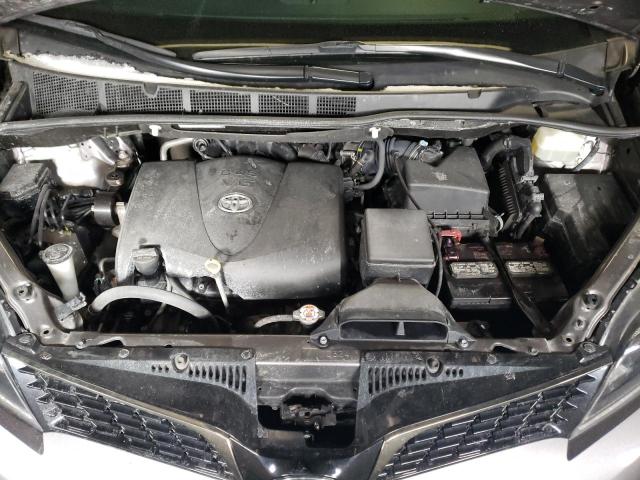 Photo 12 from auction – 2018 TOYOTA SIENNA SE with VIN 5TDXZ3DC2JS926165