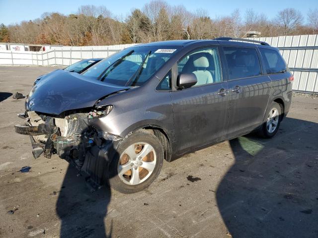 Photo 1 from auction – 2014 TOYOTA SIENNA LE with VIN 5TDKK3DC5ES448957