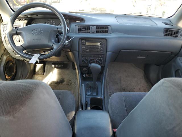 Photo 8 from auction – 2000 TOYOTA CAMRY CE with VIN 4T1BG22K7YU694331