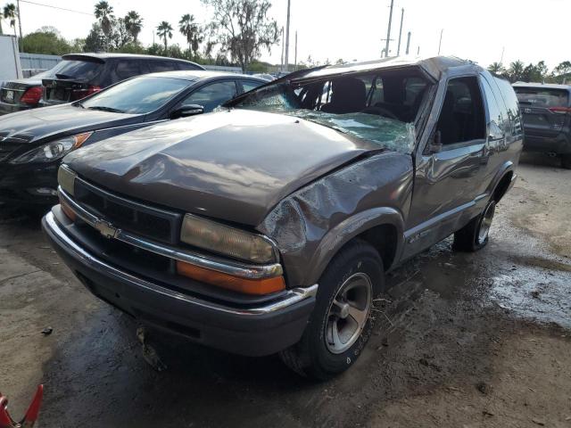 CHEVROLET BLAZER 2000 with VIN 1GNCS18W7YK205196 - Photo from auction