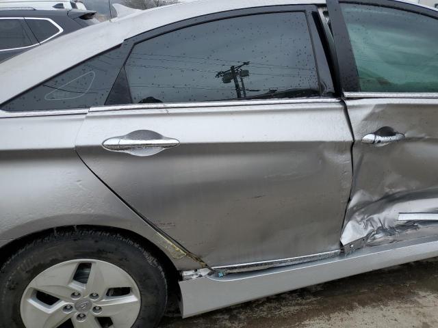 Photo 10 from auction – 2011 HYUNDAI SONATA HYB with VIN KMHEC4A47BA017232