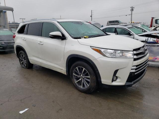 Photo 4 from auction – 2017 TOYOTA HIGHLANDER with VIN 5TDKZRFH8HS523243