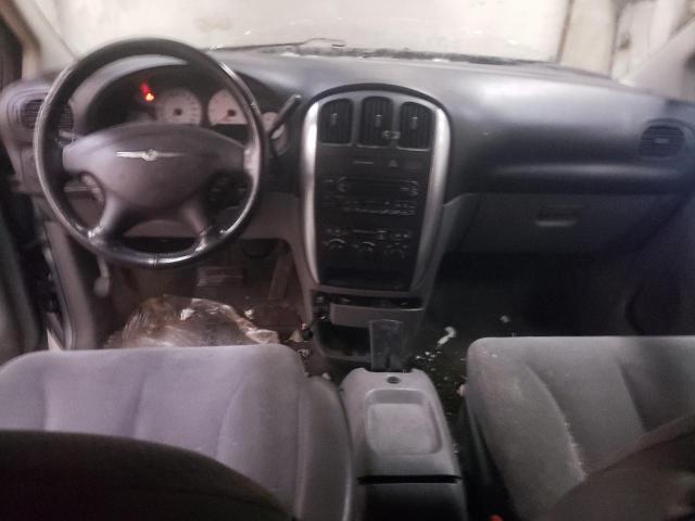 Photo 8 from auction – 2005 CHRYSLER TOWN & COU with VIN 2C4GP54L35R277945