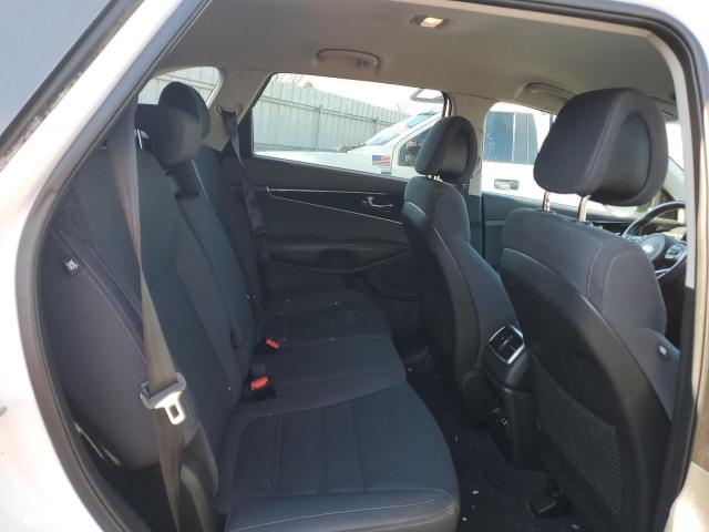 Photo 11 from auction – 2016 KIA SORENTO LX with VIN 5XYPG4A36GG063229