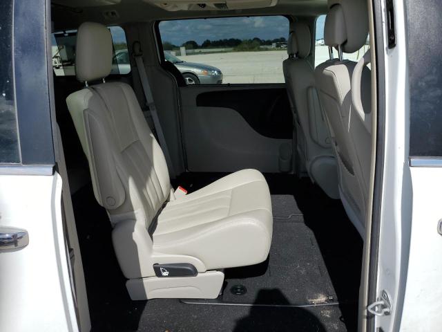 Photo 11 from auction – 2016 CHRYSLER TOWN & COU with VIN 2C4RC1CG1GR232622