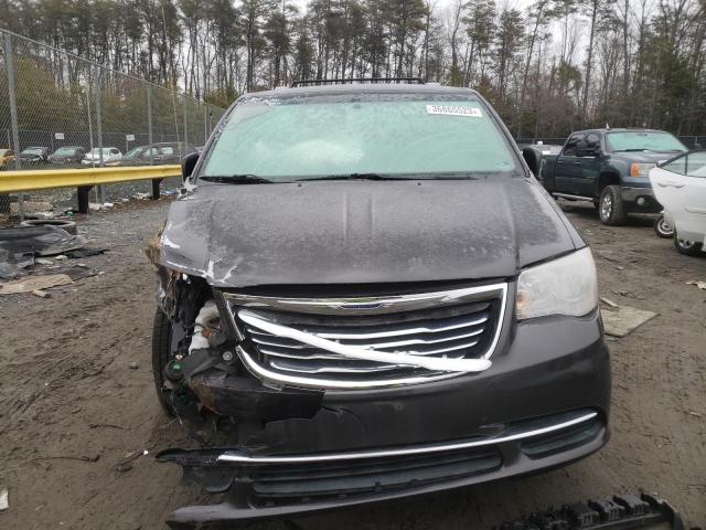 Photo 5 from auction – 2016 CHRYSLER TOWN & COU with VIN 2C4RC1AG8GR149918