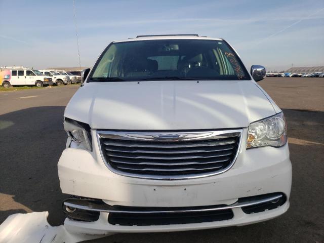 Photo 5 from auction – 2014 CHRYSLER TOWN & COU with VIN 2C4RC1CGXER108829