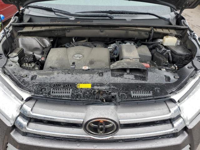Photo 12 from auction – 2017 TOYOTA HIGHLANDER with VIN 5TDKZRFH1HS525674