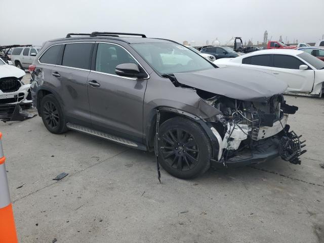 Photo 4 from auction – 2019 TOYOTA HIGHLANDER with VIN 5TDKZRFH7KS349771