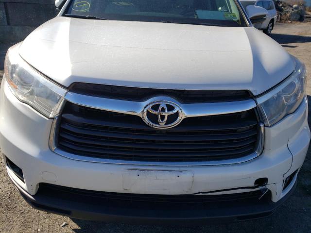 Photo 12 from auction – 2016 TOYOTA HIGHLANDER with VIN 5TDBKRFH2GS330878