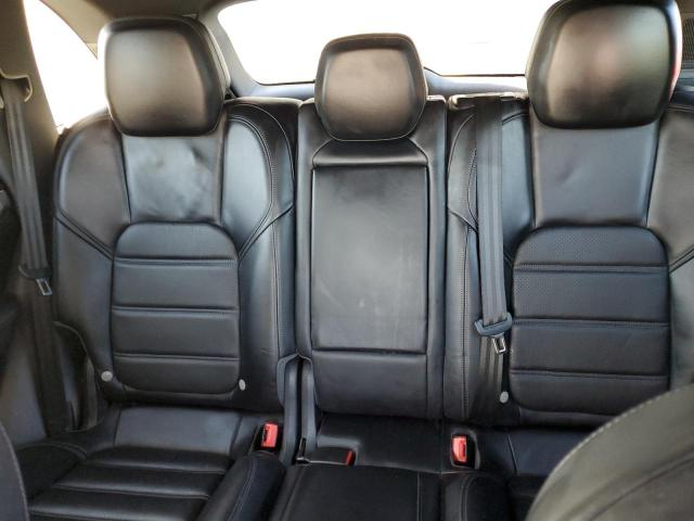 Photo 10 from auction – 2016 PORSCHE CAYENNE SE with VIN WP1AE2A21GLA64833