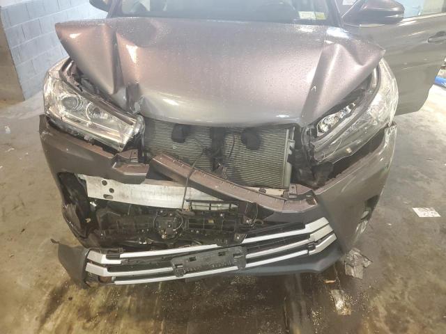 Photo 12 from auction – 2018 TOYOTA HIGHLANDER with VIN 5TDJZRFH3JS825377