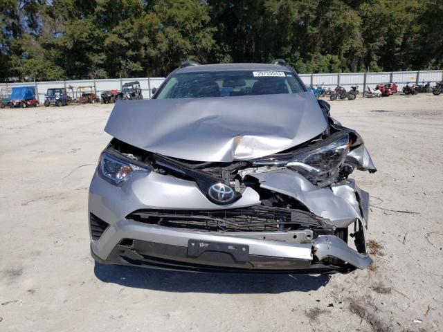 صورة رقم 5 من المزاد - 2017 TOYOTA RAV4 LE مع VIN 2T3BFREV6HW575856