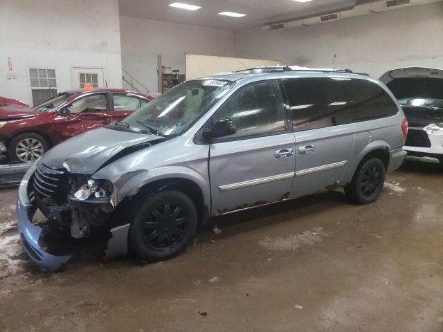 CHRYSLER TOWN & COU 2005 with VIN 2C4GP54L35R277945 - Photo from auction