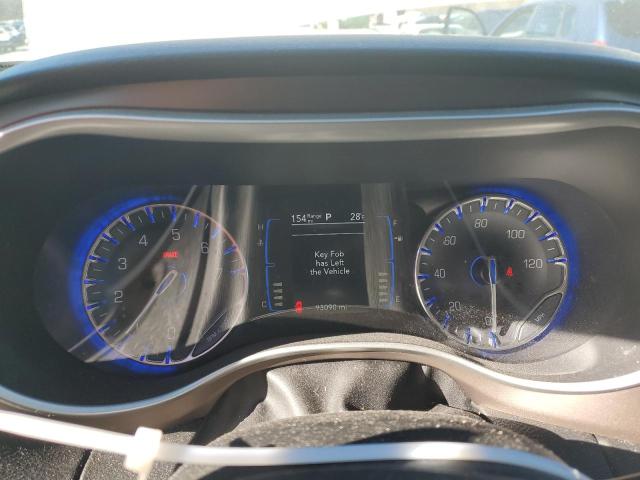 Photo 9 from auction – 2017 CHRYSLER PACIFICA L with VIN 2C4RC1CGXHR502979